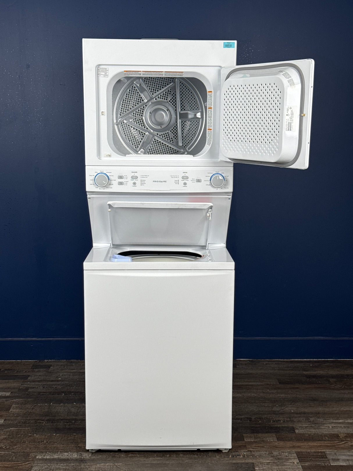 Frigidaire - 3.9 cu. ft. Washer and 5.6 cu. ft. Gas Dryer Combo in White with Quick Wash & Dry Cycle, MaxFill and Long Vent