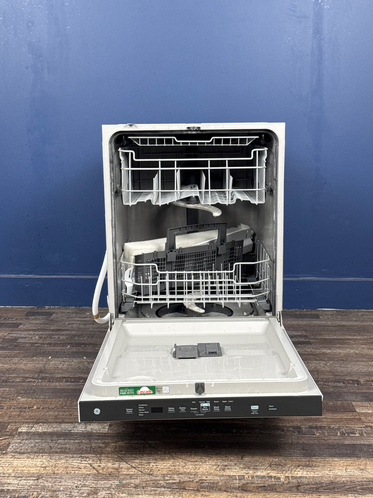 GE - 24 in. Built-In Tall Tub Top Control White Dishwasher w/3rd Rack, Bottle Jets, 50 dBA