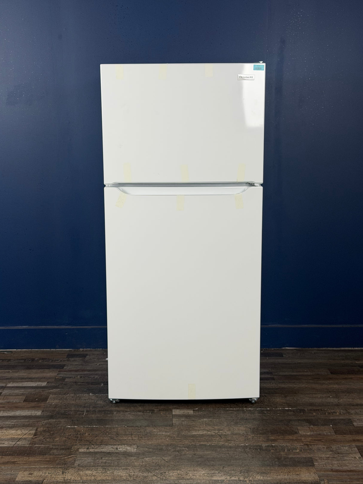 Frigidaire - 30 in. 18.3 cu. ft. Top Freezer Refrigerator, Garage Ready