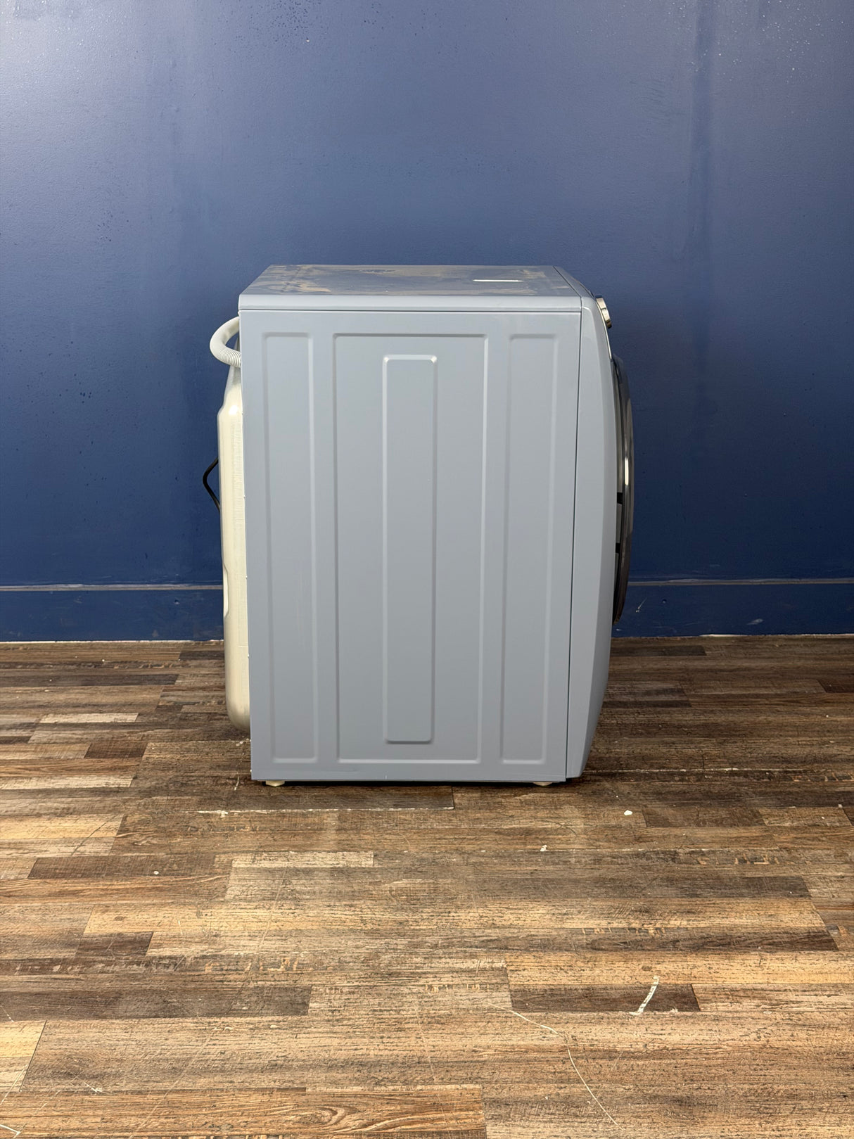 Electrolux - 4.5 Cu. Ft. Front Load Washer in Denim Blue