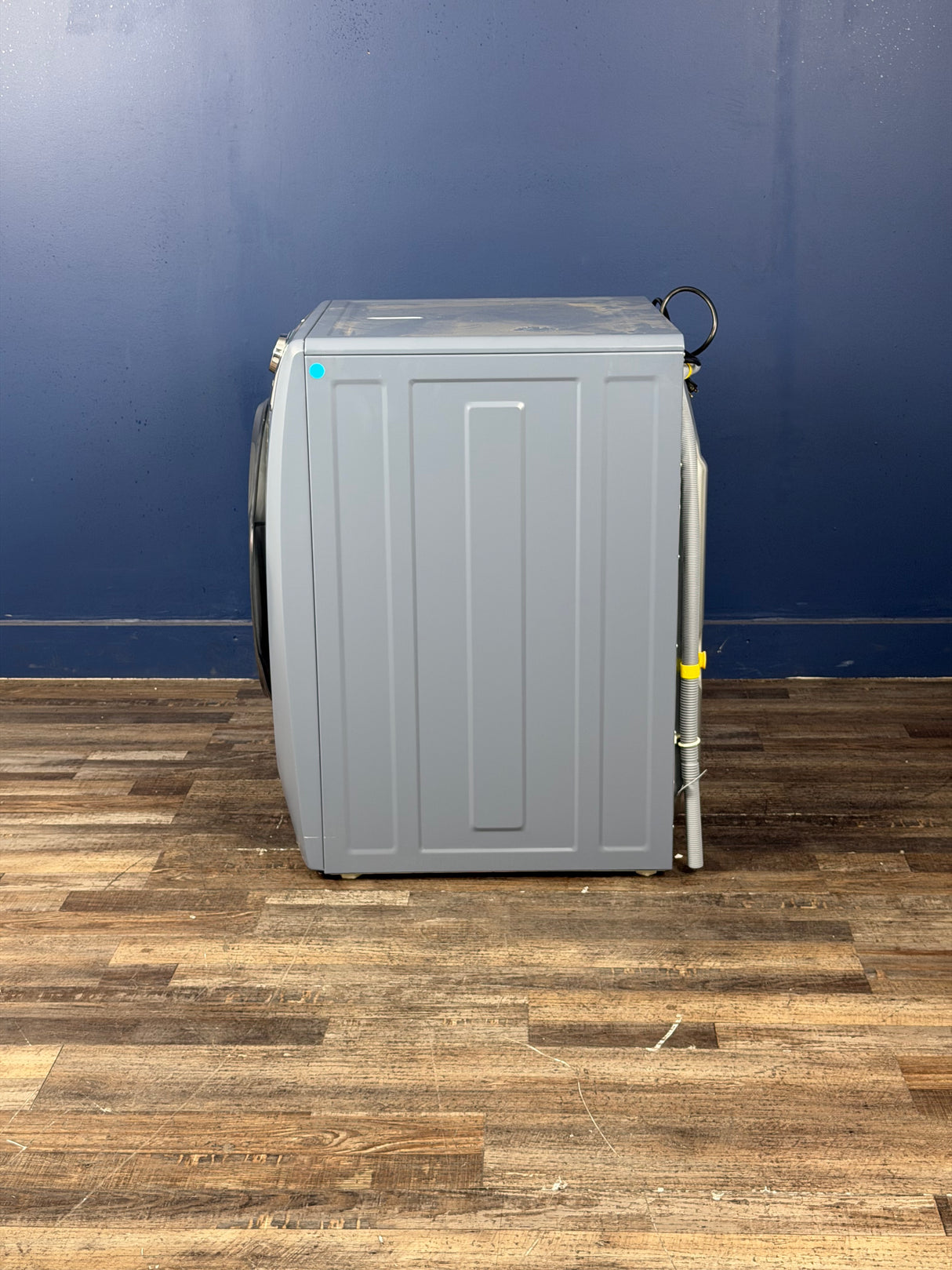Electrolux - 4.5 Cu. Ft. Front Load Washer in Denim Blue