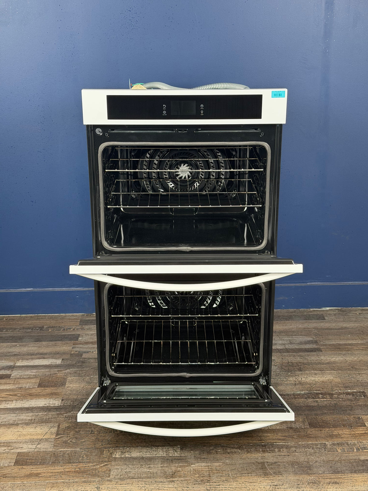 Frigidaire - 30 in. Double Electric Built-In Wall Oven with Convection in White