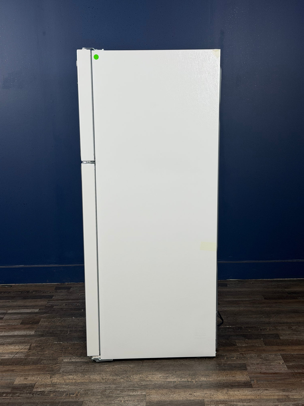Frigidaire - 30 in. 18.3 cu. ft. Top Freezer Refrigerator, Garage Ready