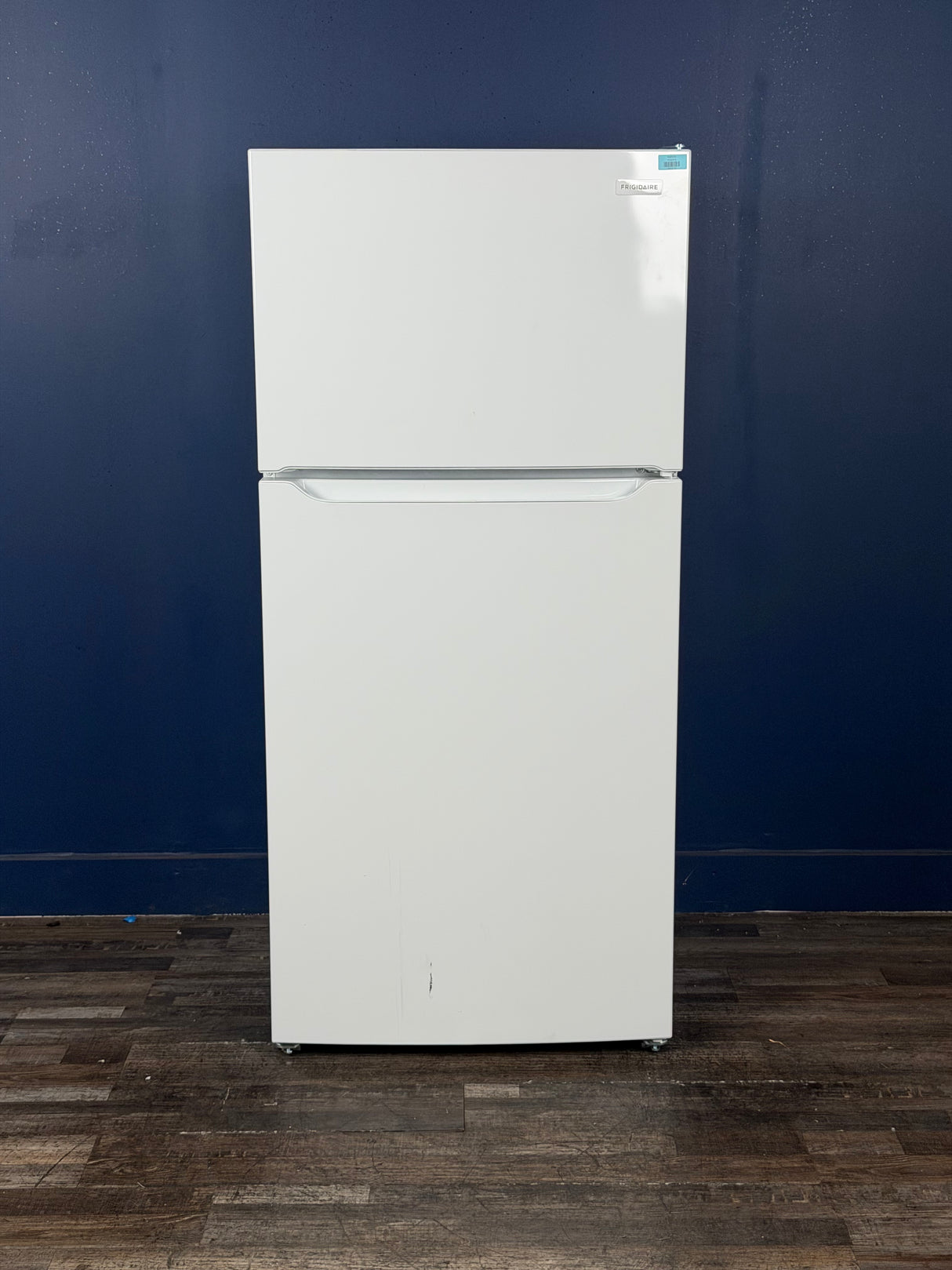 Frigidaire - 30 in. 18.3 cu. ft. Top Freezer Refrigerator, Garage Ready