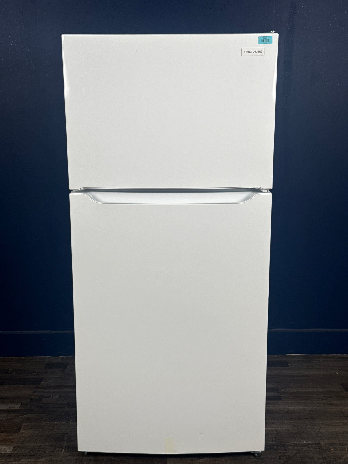 Frigidaire - 30 in. 18.3 cu. ft. Top Freezer Refrigerator, Garage Ready