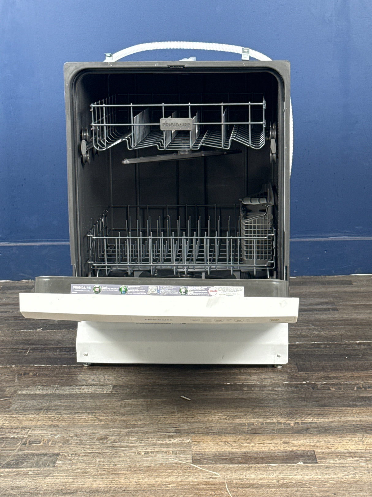 Frigidaire - 24 in Front Control Built-In Tall Tub Dishwasher in White with 4-cycles and DishSense Sensor Technology