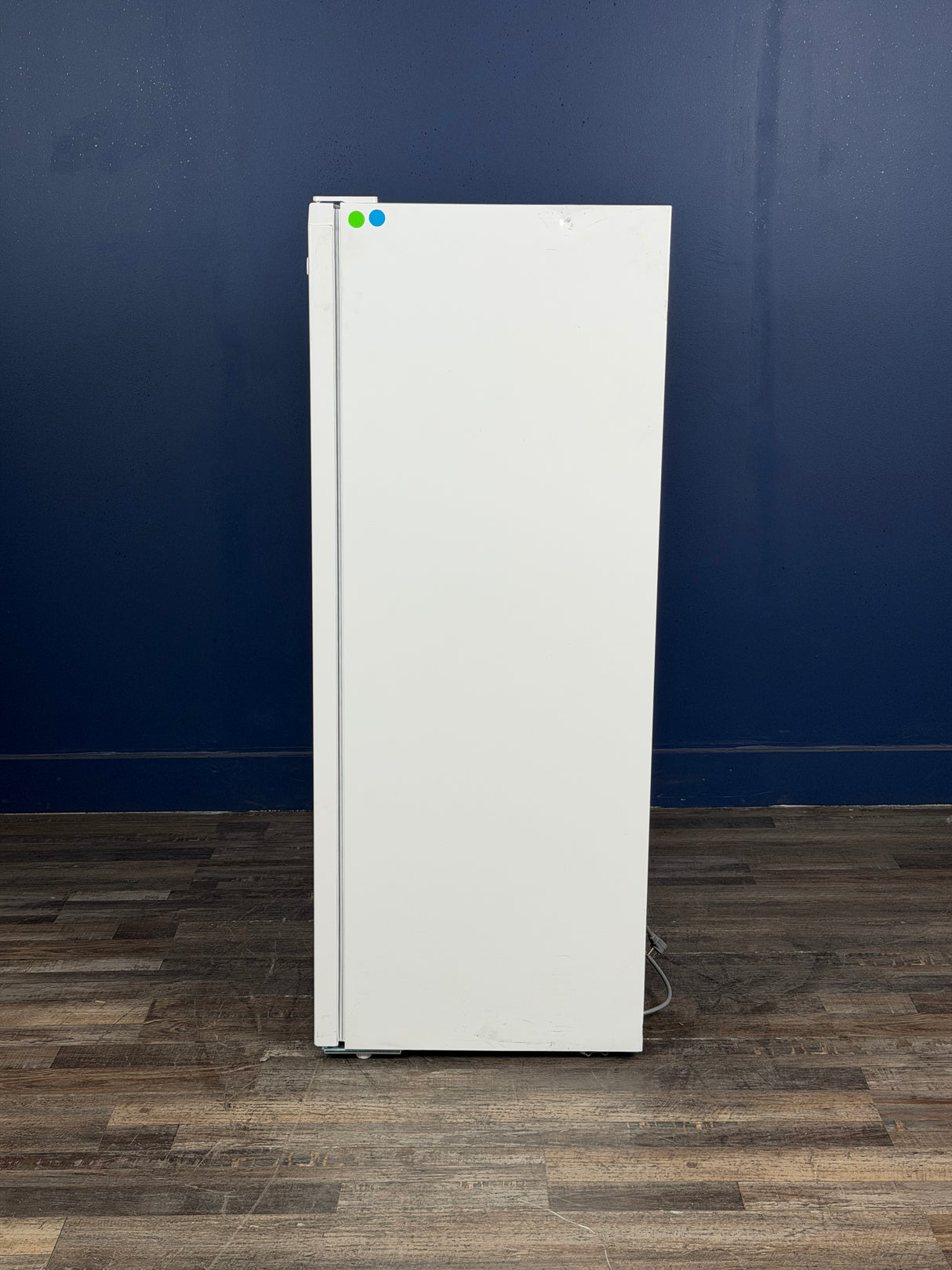 Frigidaire - 7 cu. ft. Garage Ready Convertible Upright Freezer in White with Reversible Door
