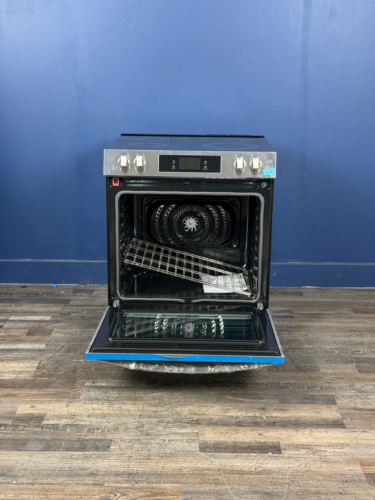 Frigidaire - Gallery 30 in. 6.2 cu.ft. 5 Element Slide-In Electric Range w/ Total Convection & Air Fry, SmudgeProof Stainless