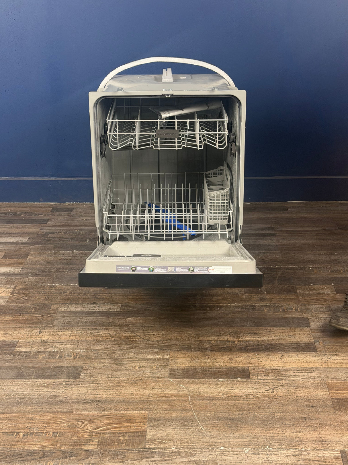 Frigidaire - 24 in. Front Control Smart Built-In Tall Tub 62 dBA Dishwasher in Stainless Steel