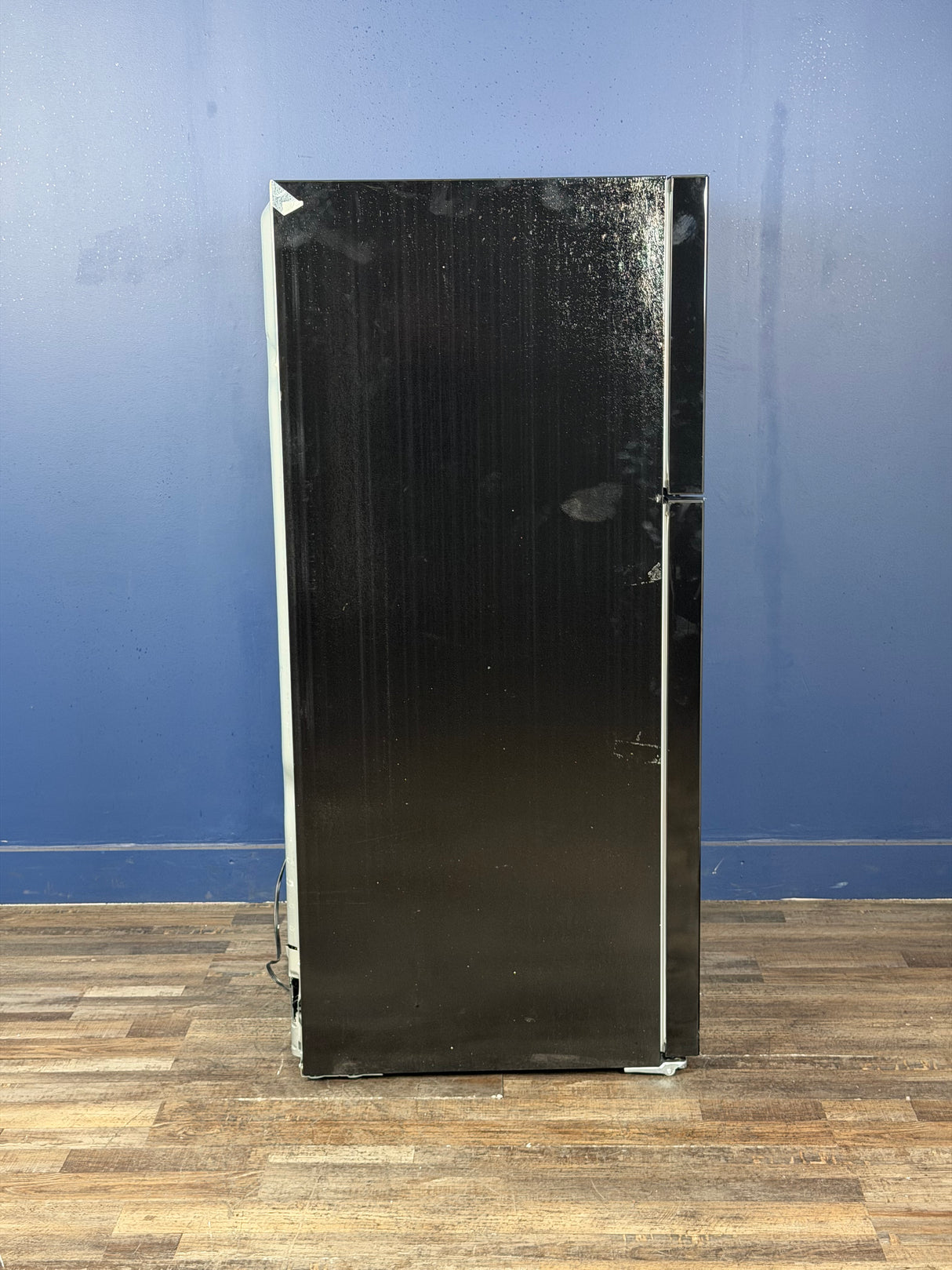 Frigidaire - 30 in. 20 cu. ft. Garage Ready Top Freezer Refrigerator in Black