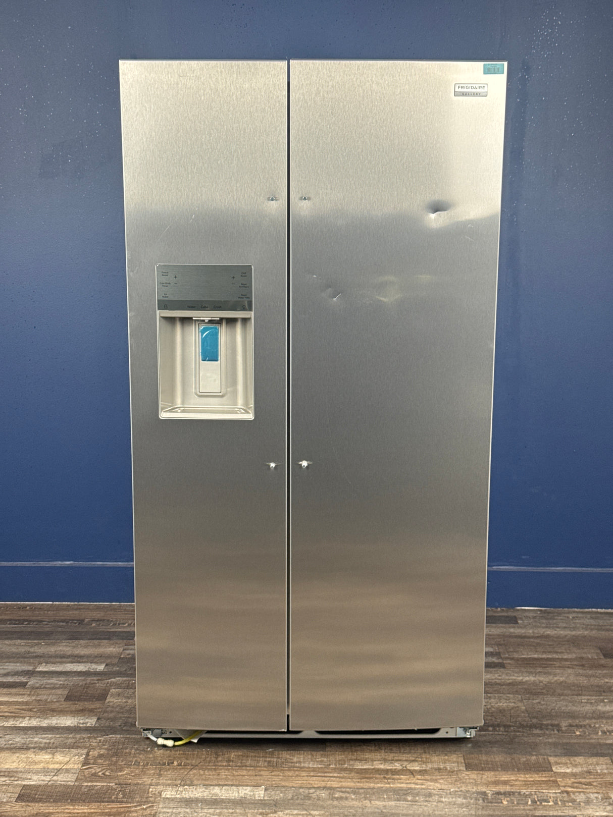 Frigidaire - 22.3 cu ft Counter-Depth 36-in Wide Side-by-Side Refrigerator with Ice Maker ,Water and Ice Dispenser