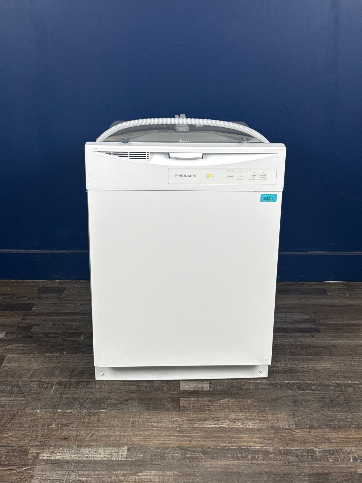 Frigidaire - 24 in. White Front Control Smart Built-In Tall Tub Dishwasher