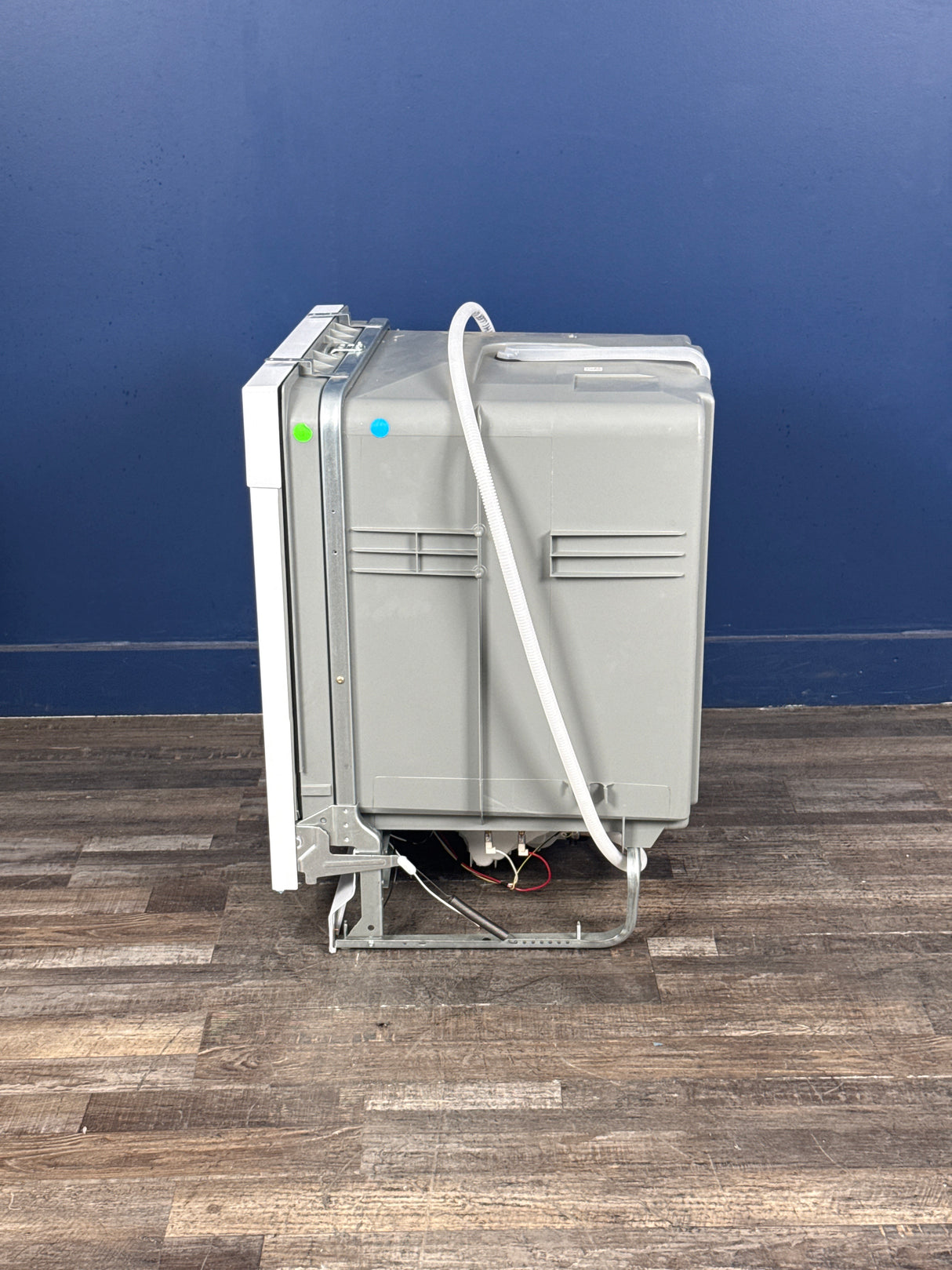 Frigidaire - 24 in. White Front Control Smart Built-In Tall Tub Dishwasher
