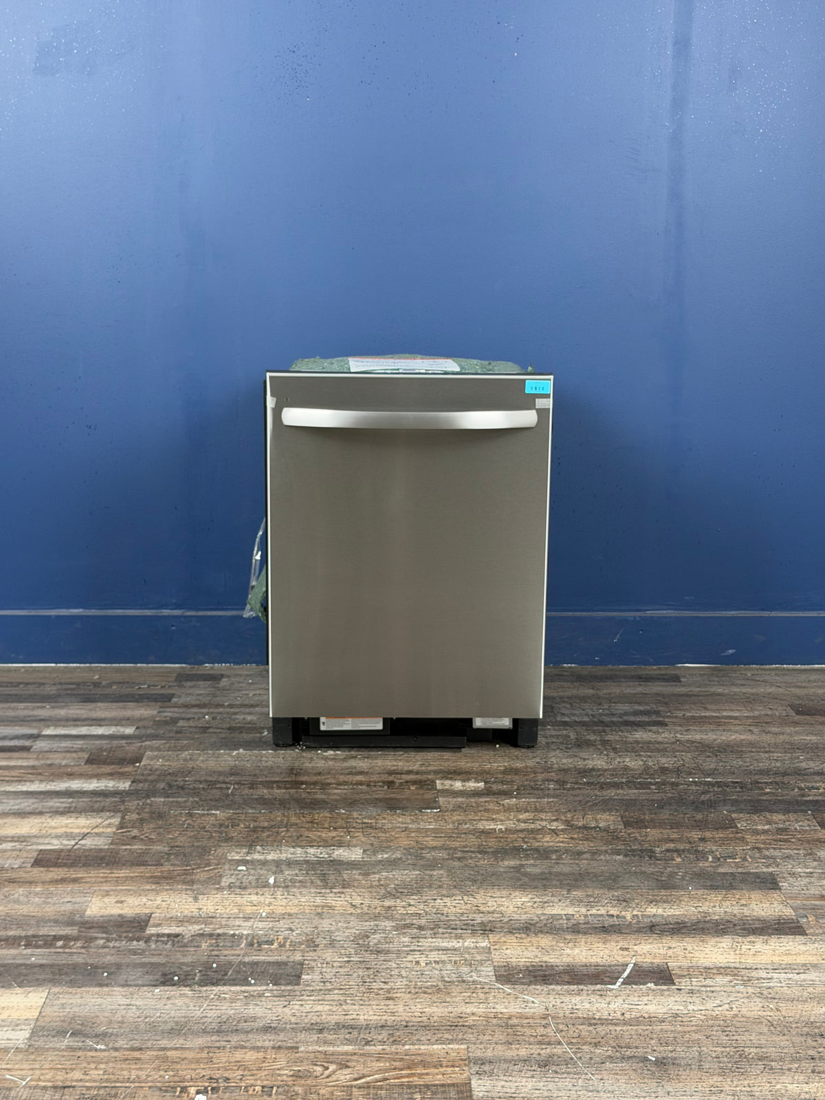 Frigidaire - 24 in. Top Control Standard Built-In Dishwasher in Fingerprint Resistant Stainless Steel with 5-Cycles