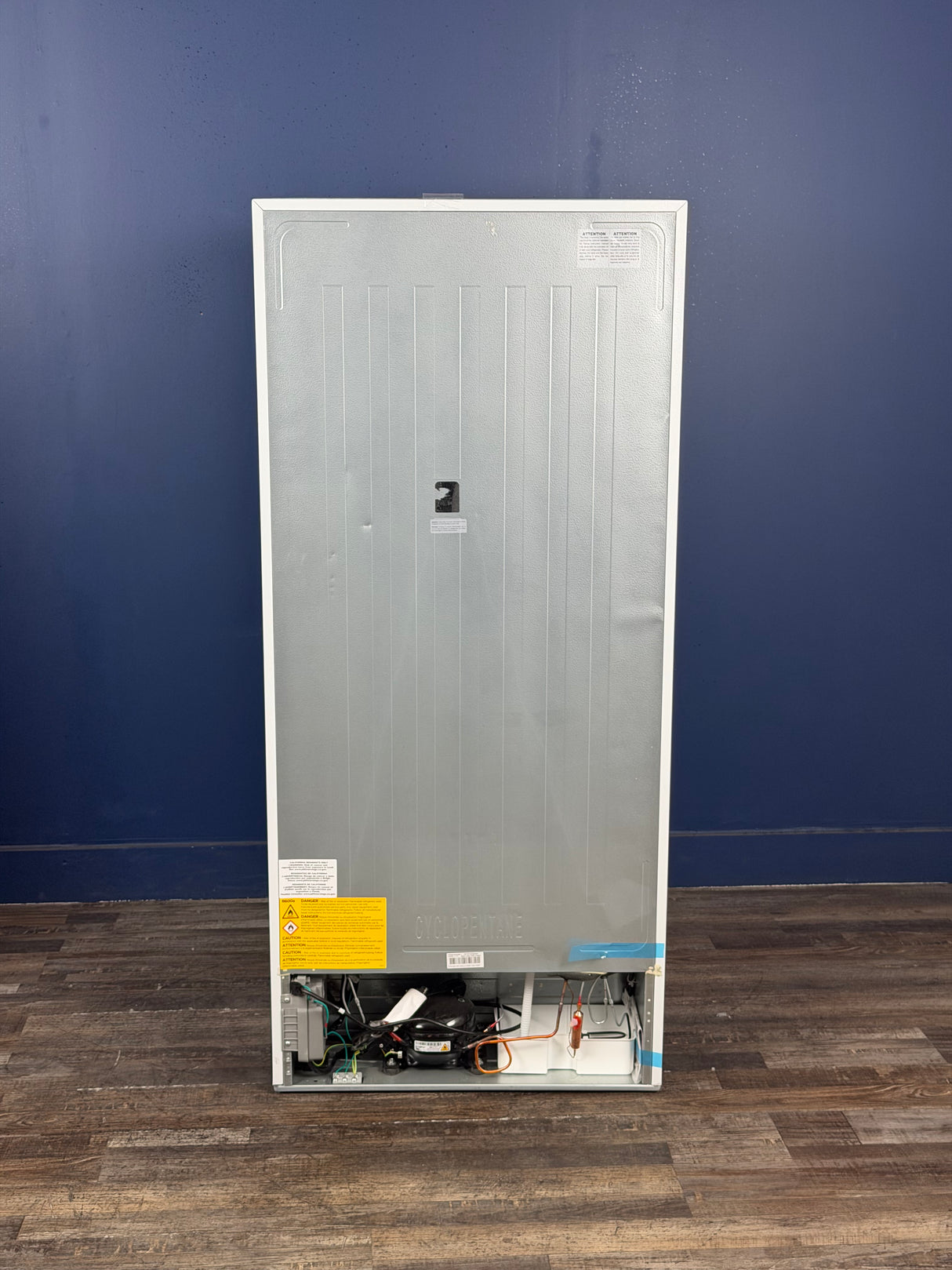 Frigidaire - 29.7 in. 19 cu. ft. Standard Depth Garage Ready Top Freezer Refrigerator in White w/ Humidity-Controlled Crisper Drawers
