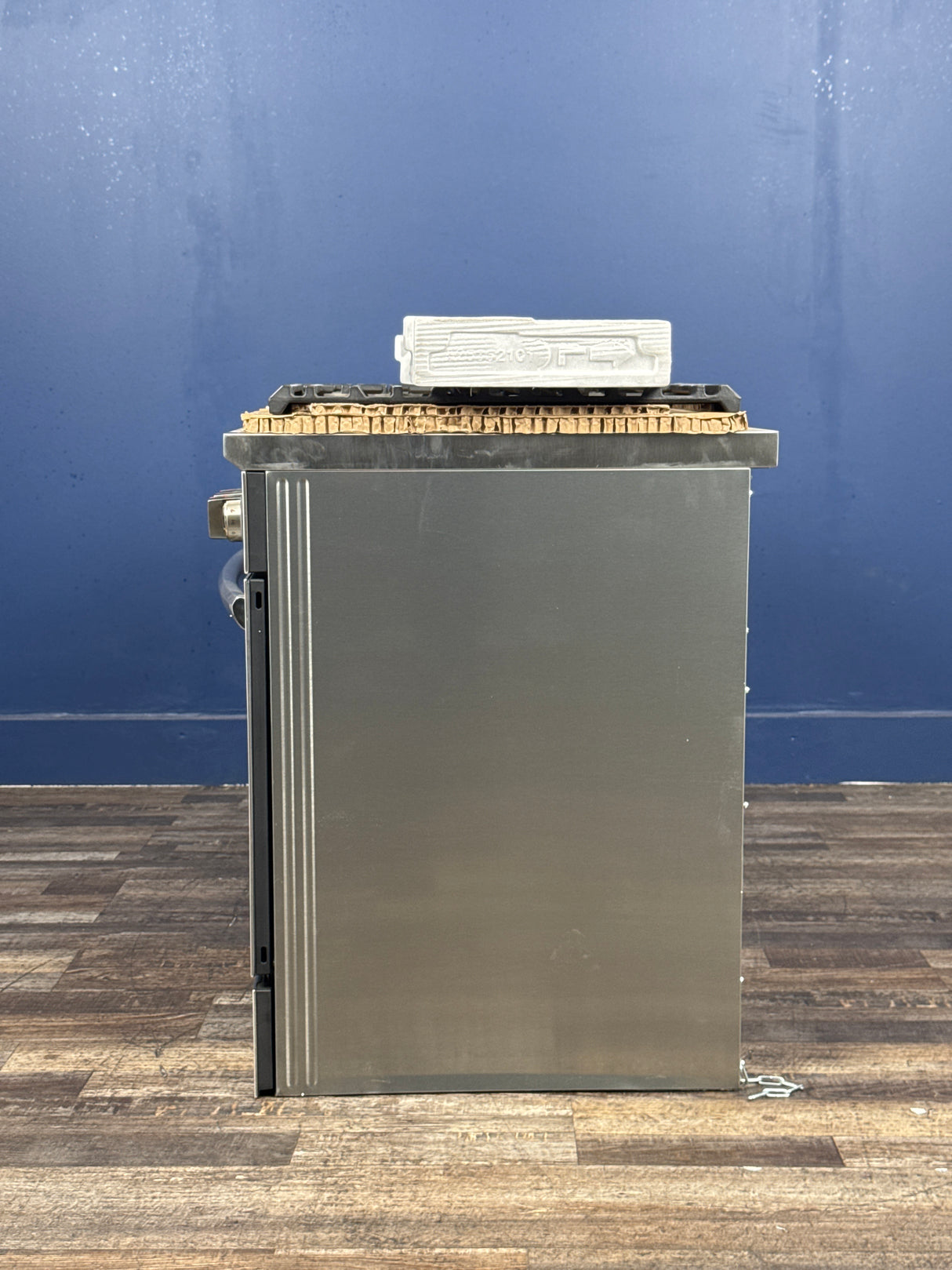 Frigidaire - Gallery 36 in. 6-Burner Slide-In Dual Fuel Range in Stainless Steel with Total Convection and Air Fry