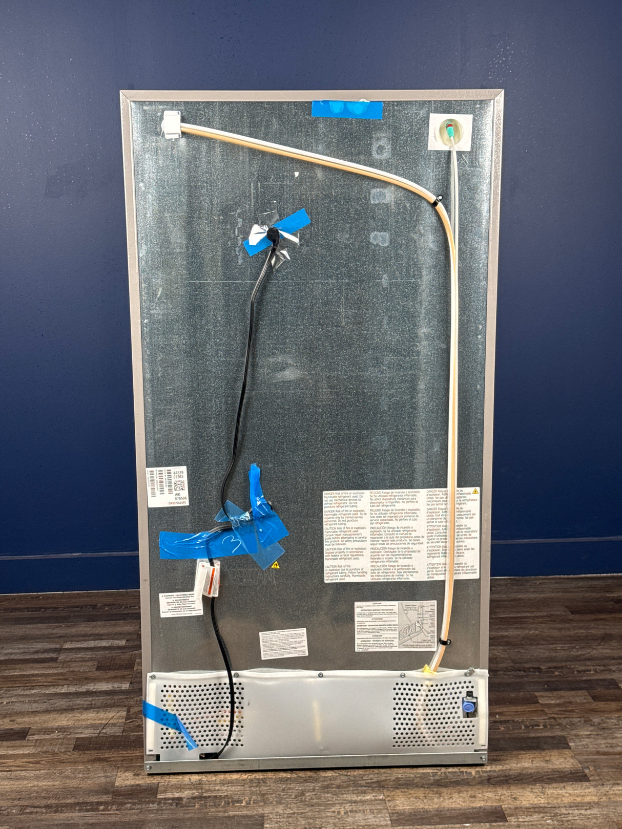 Frigidaire - 22.3 cu ft Counter-Depth 36-in Wide Side-by-Side Refrigerator with Ice Maker ,Water and Ice Dispenser