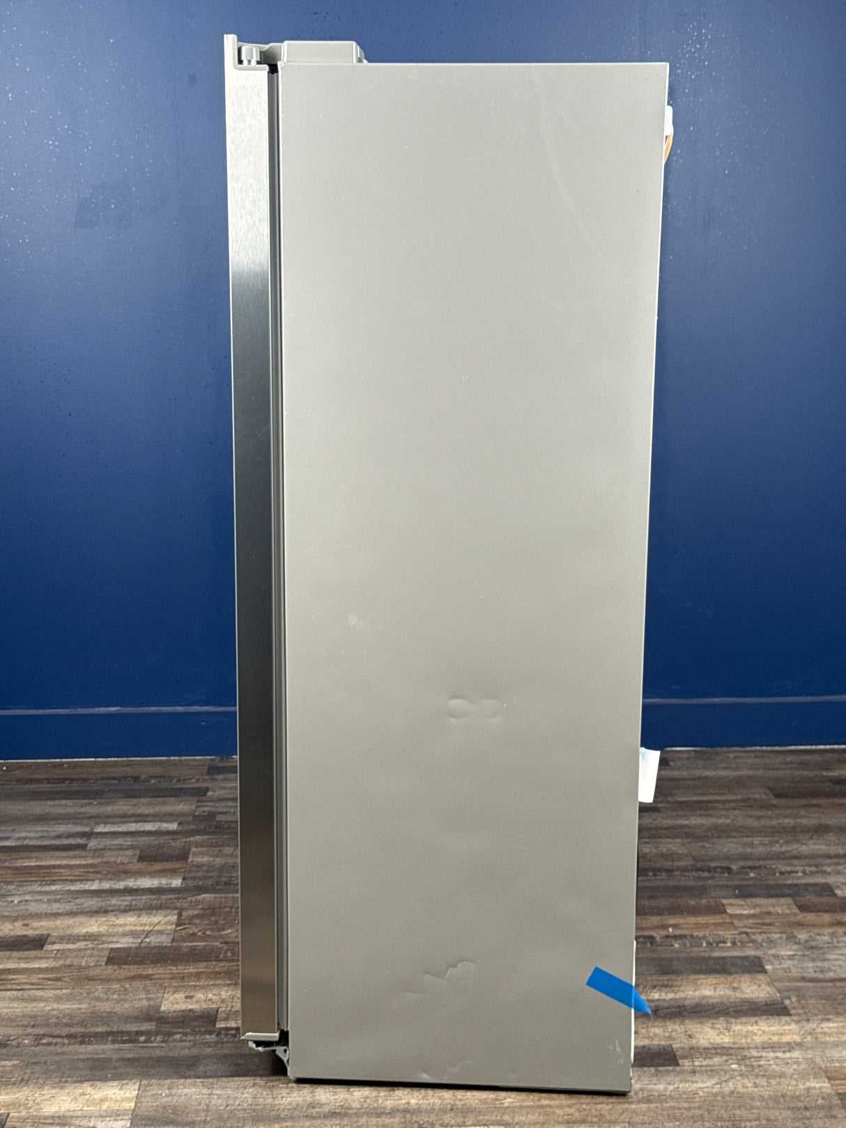 Frigidaire - 22.3 cu ft Counter-Depth 36-in Wide Side-by-Side Refrigerator with Ice Maker ,Water and Ice Dispenser