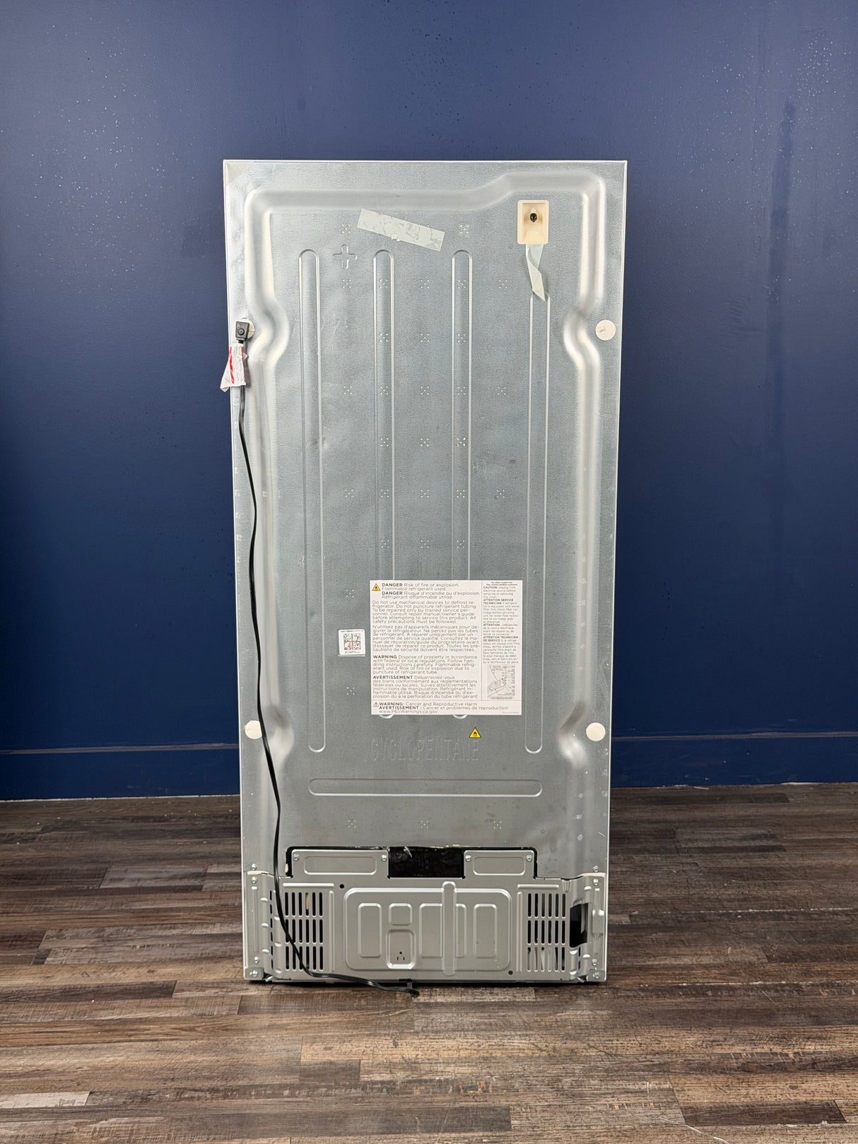 Frigidaire - 20 cu. ft. Garage Ready Top Freezer Refrigerator in White, ENERGY STAR