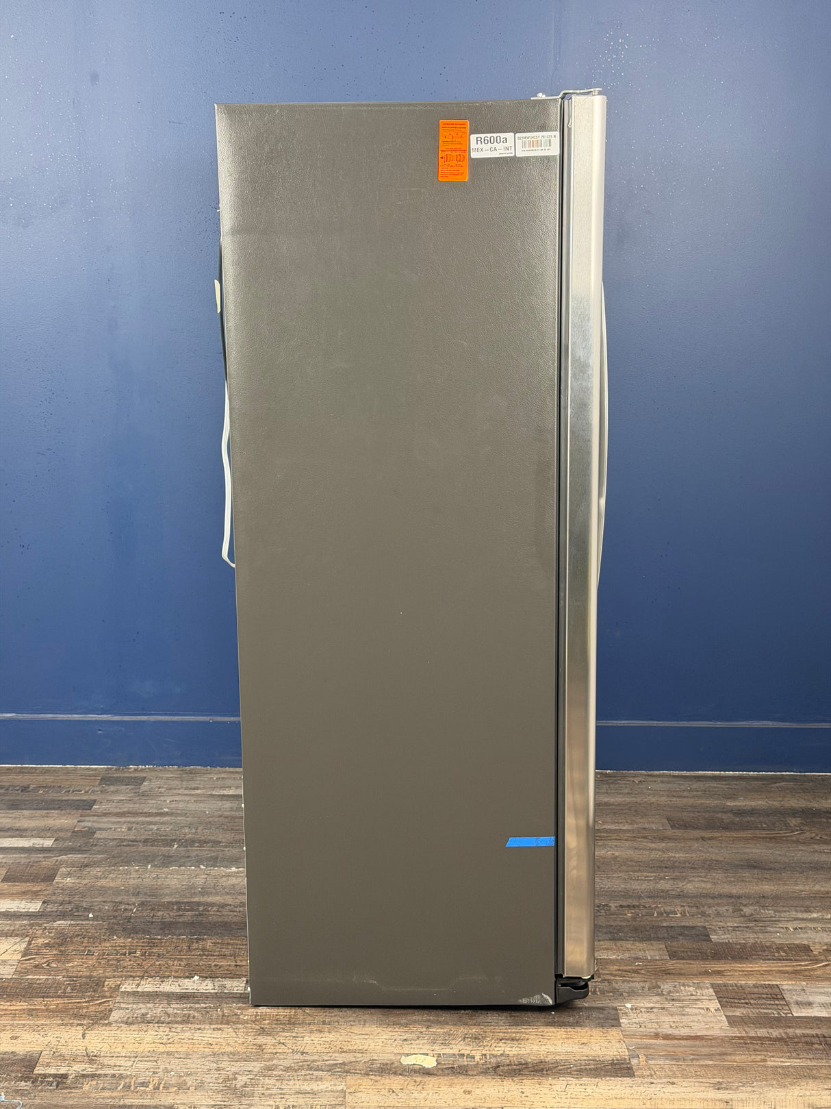 GE - 21.9 cu. ft. Side by Side Refrigerator in Stainless Steel, Counter Depth