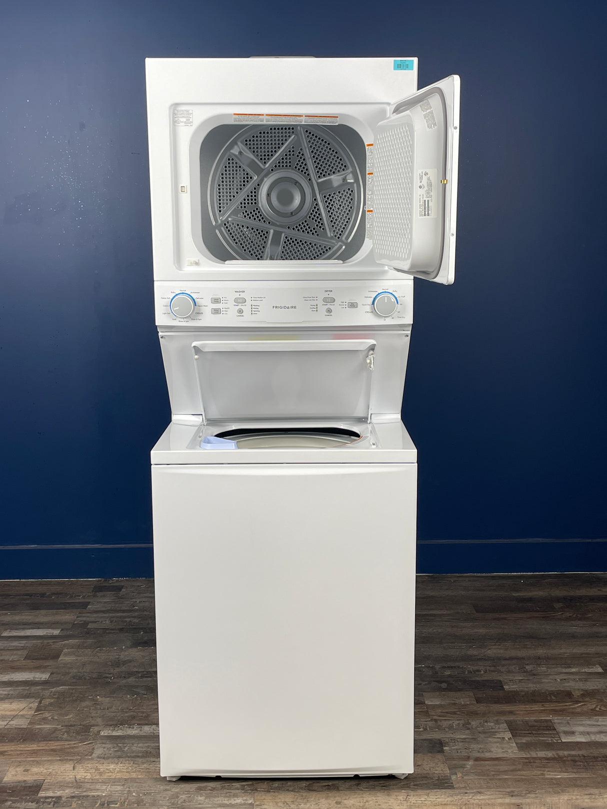 Frigidaire - 3.9 cu. ft. Washer and 5.6 cu. ft. Gas Dryer Combo in White with Quick Wash & Dry Cycle, MaxFill and Long Vent