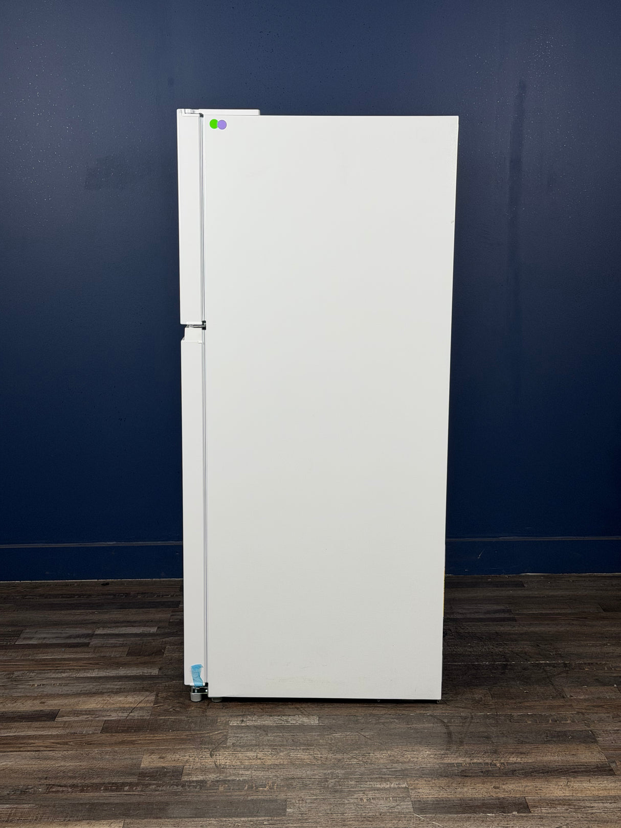 Frigidaire - 29.7 in. 19 cu. ft. Standard Depth Garage Ready Top Freezer Refrigerator in White w/ Humidity-Controlled Crisper Drawers