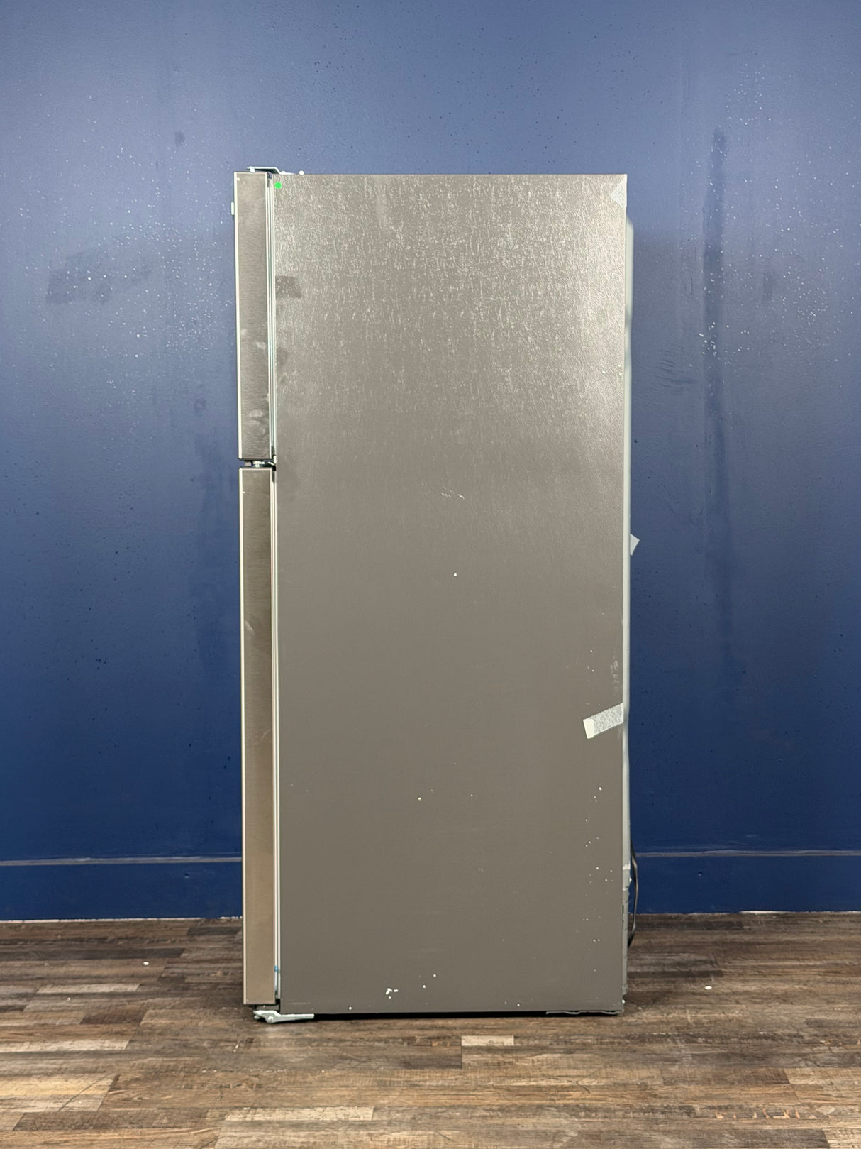 Frigidaire - 30 in. 20 cu. ft. Garage Ready Top Freezer Refrigerator in Stainless Steel