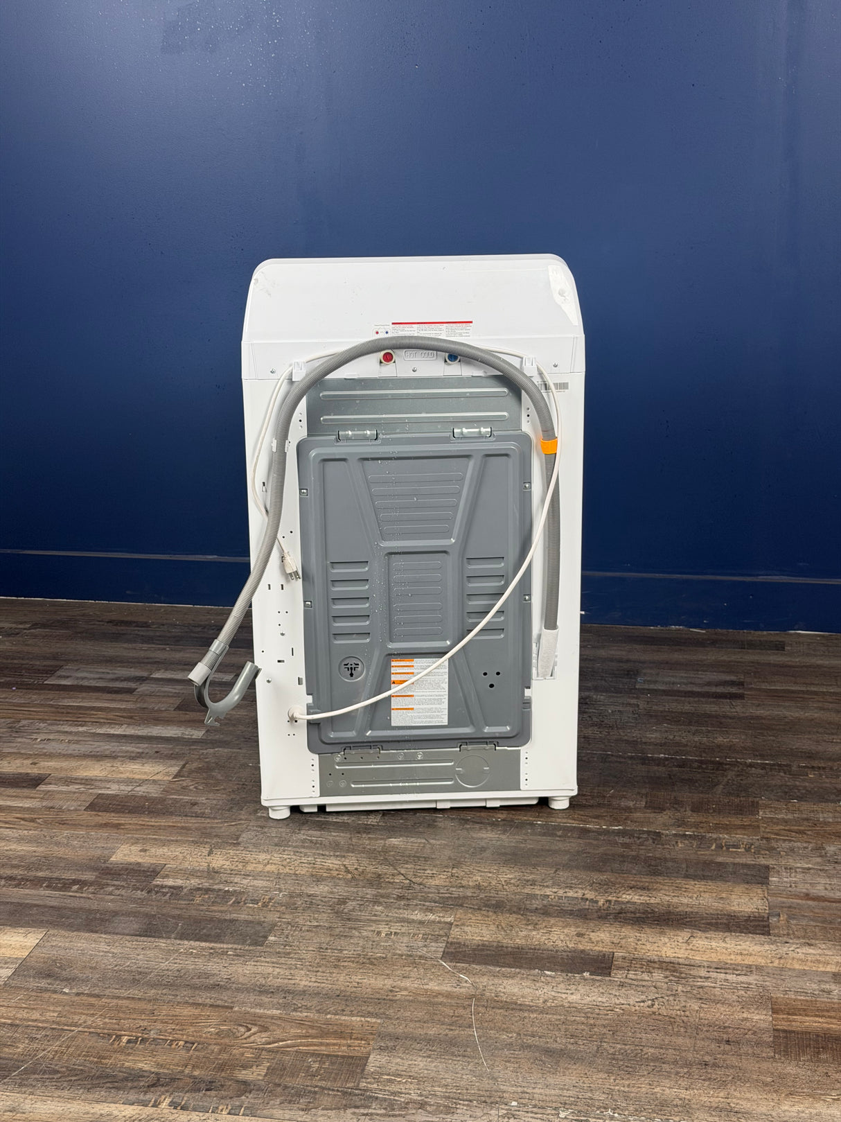 Frigidaire - 4.1 Cu. Ft. Top Load Washer in White with 8-Wash Cycles and Automatic Load Sensing
