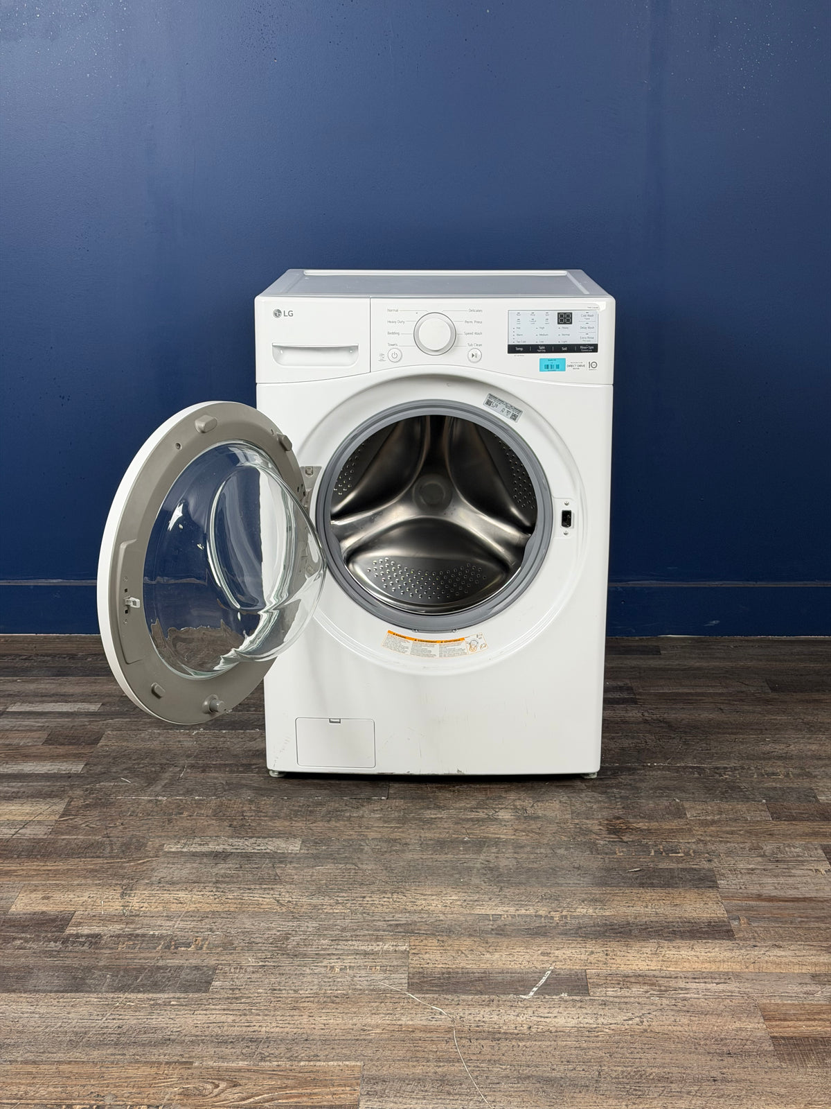 LG - 4.5 Cu. Ft. Stackable Front Load Washer in White with Coldwash Technology