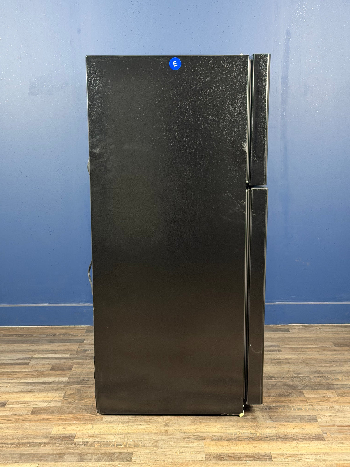 GE - 19.2 cu. ft. Top Freezer Refrigerator in Black, ENERGY STAR
