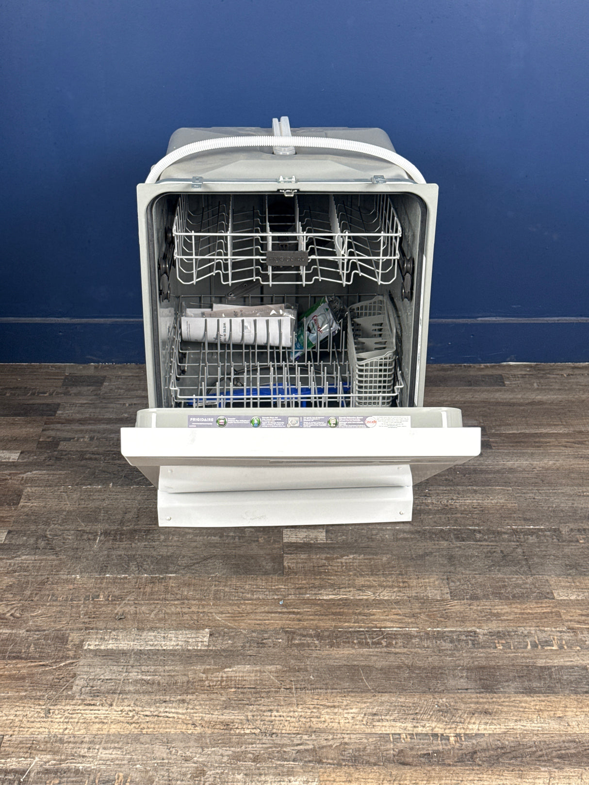 Frigidaire - 24 in. White Front Control Smart Built-In Tall Tub Dishwasher