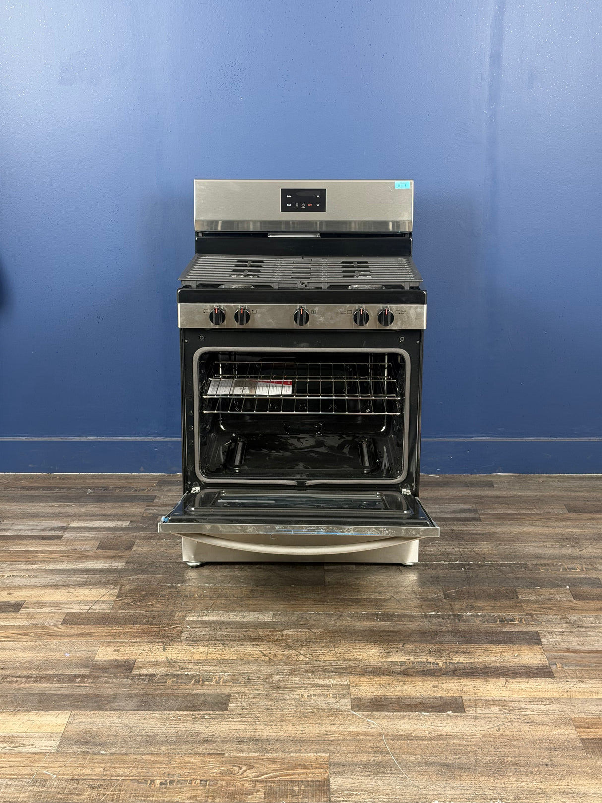 Frigidaire - 30 in. 5 Burner Freestanding Gas Range in Stainless Steel with Quick Boil and Even Baking Technology