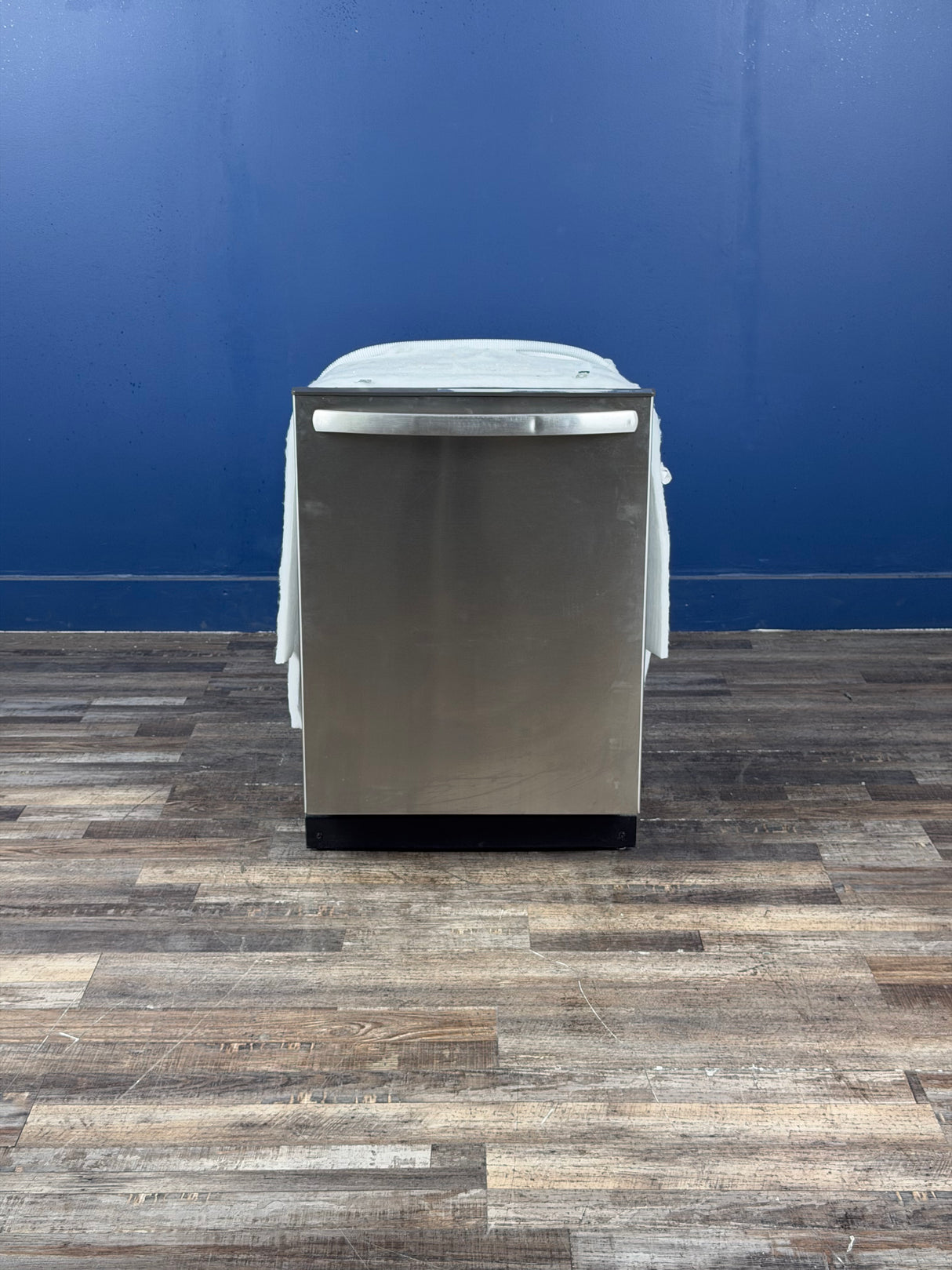 Frigidaire - 24 in Top Control Built in-Tall Tub 52 dBA Dishwasher with Plastic Tub in Stainless Steel with 4-cycles
