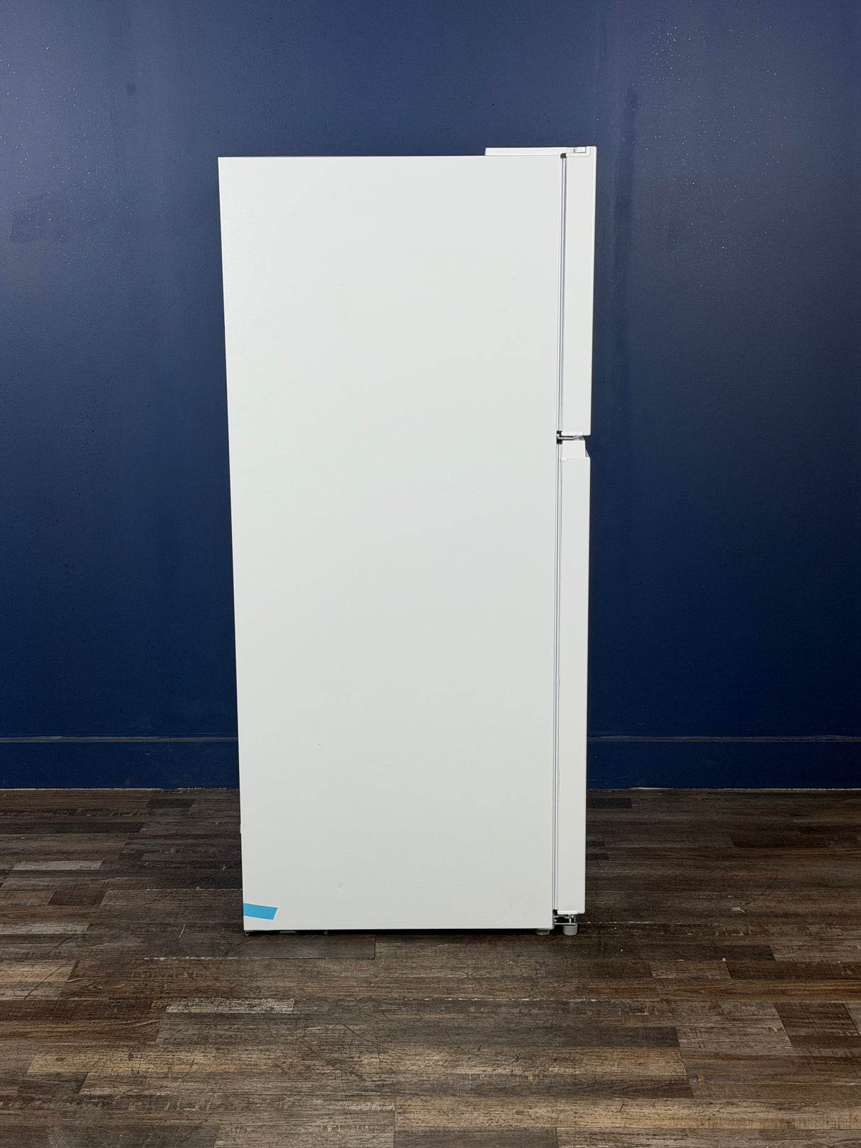 Frigidaire - 29.7 in. 19 cu. ft. Standard Depth Garage Ready Top Freezer Refrigerator in White w/ Humidity-Controlled Crisper Drawers