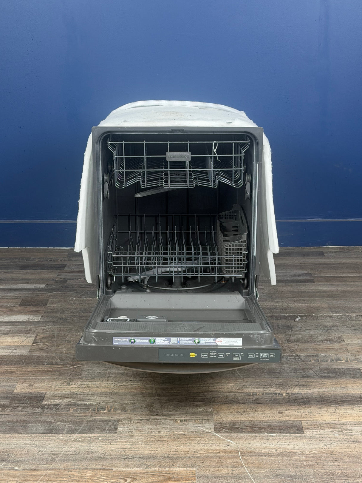 Frigidaire - 24 in Top Control Built in-Tall Tub 52 dBA Dishwasher with Plastic Tub in Stainless Steel with 4-cycles