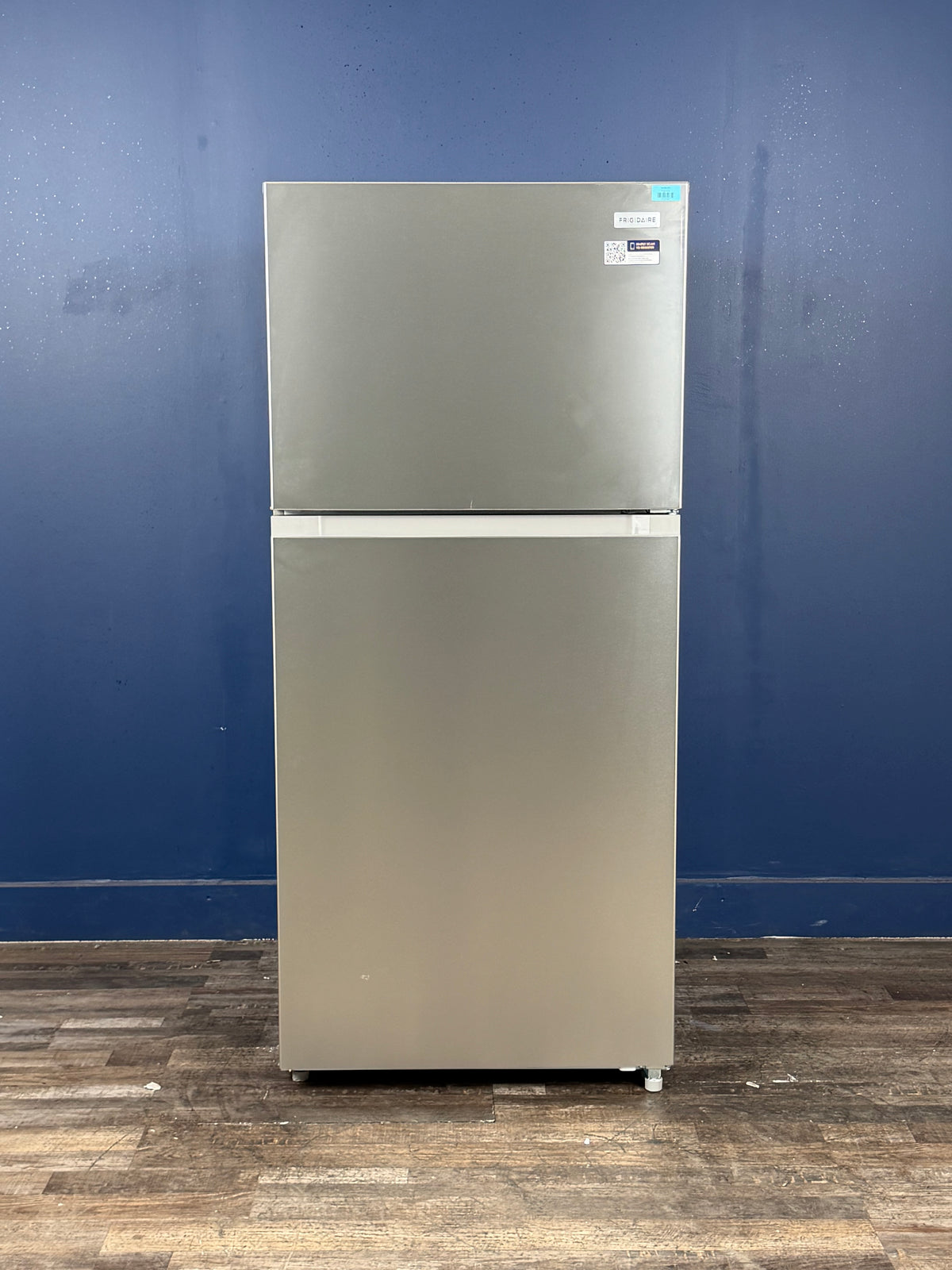 Frigidaire - 29.7 in 19 cu. ft. Standard Depth Garage Ready Top Freezer Refrigerator in Fingerprint-Resistant Stainless Steel Look