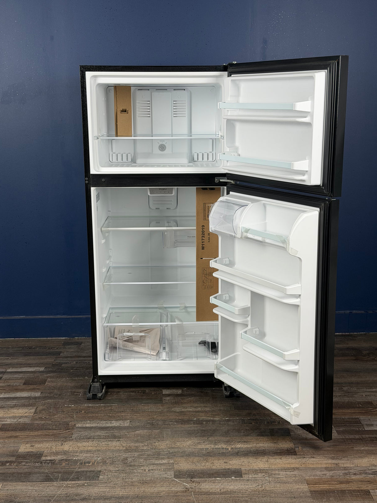 Whirlpool - 18.2 cu. ft. Top Freezer Refrigerator in Monochromatic Stainless Steel