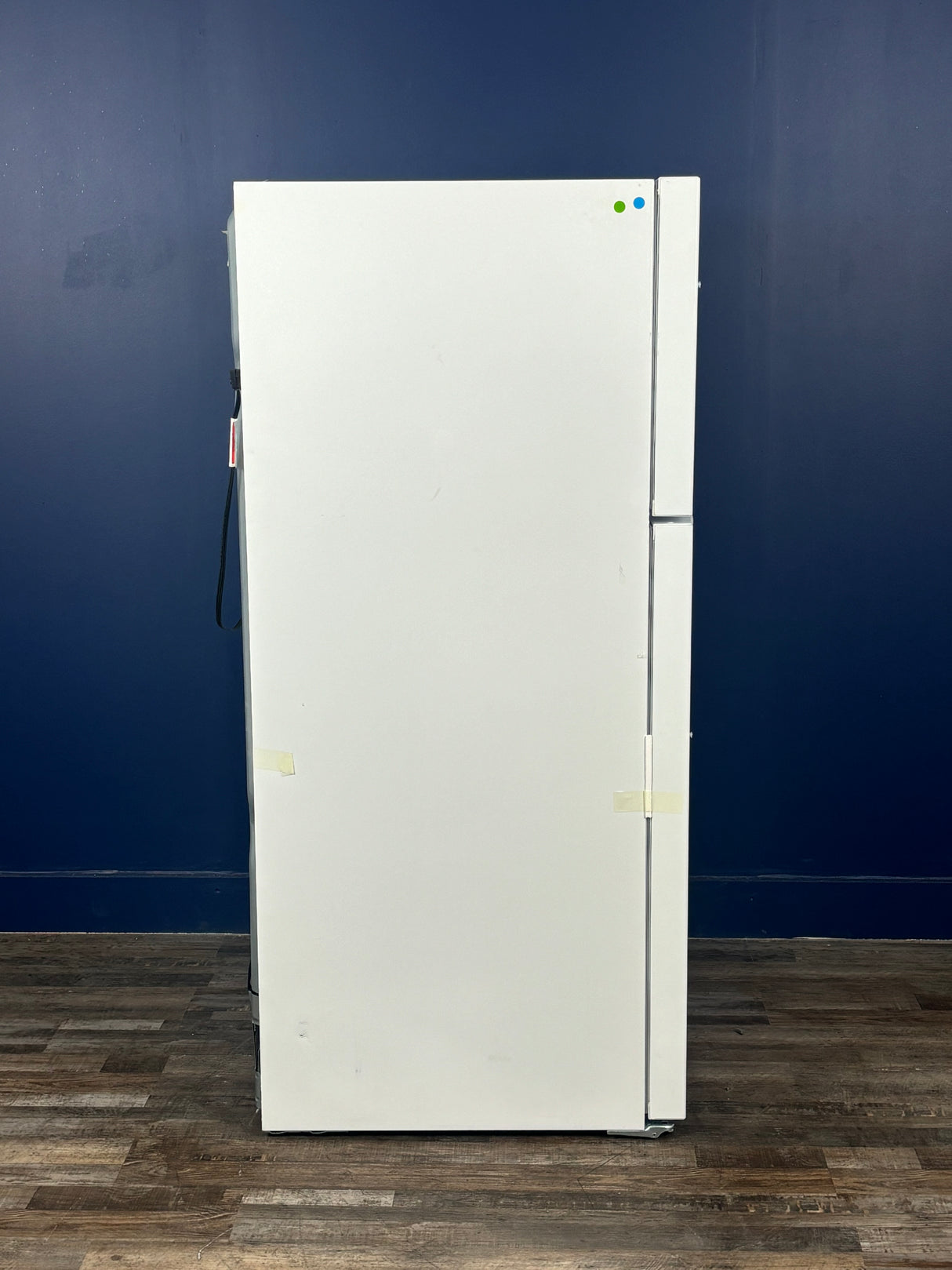 Frigidaire - 30 in. 20 cu. ft. Garage Ready Freestanding Top Freezer Refrigerator in White, ENERGY STAR