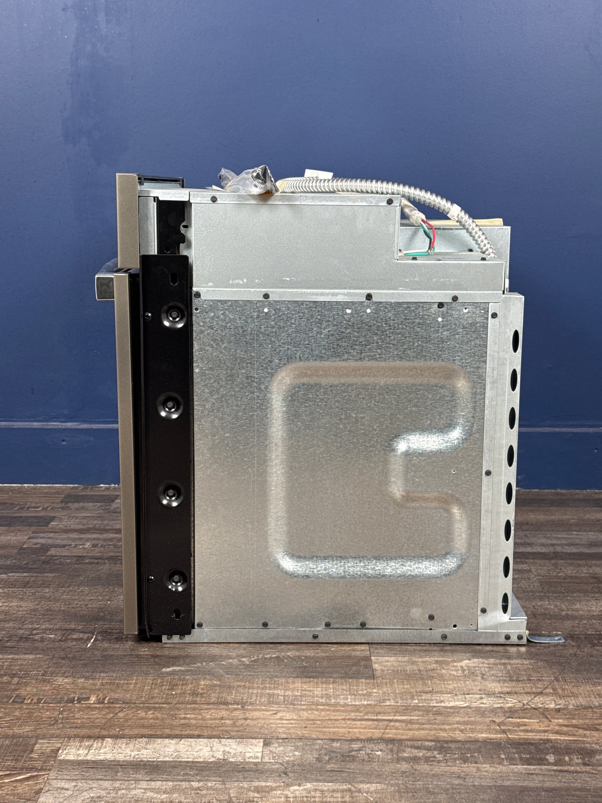 GE - 30 in. Single Smart Convection Wall Oven with No-Preheat Air Fry in Slate