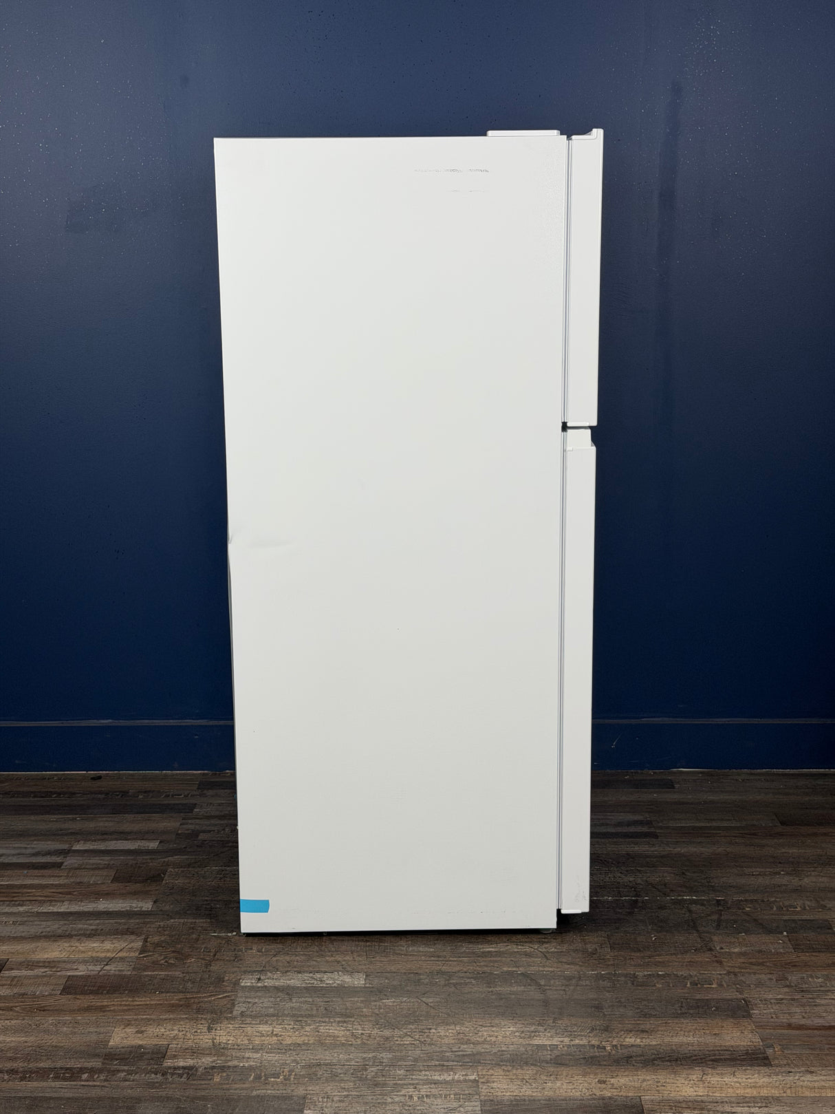Frigidaire - 29.7 in. 19 cu. ft. Standard Depth Garage Ready Top Freezer Refrigerator in White w/ Humidity-Controlled Crisper Drawers