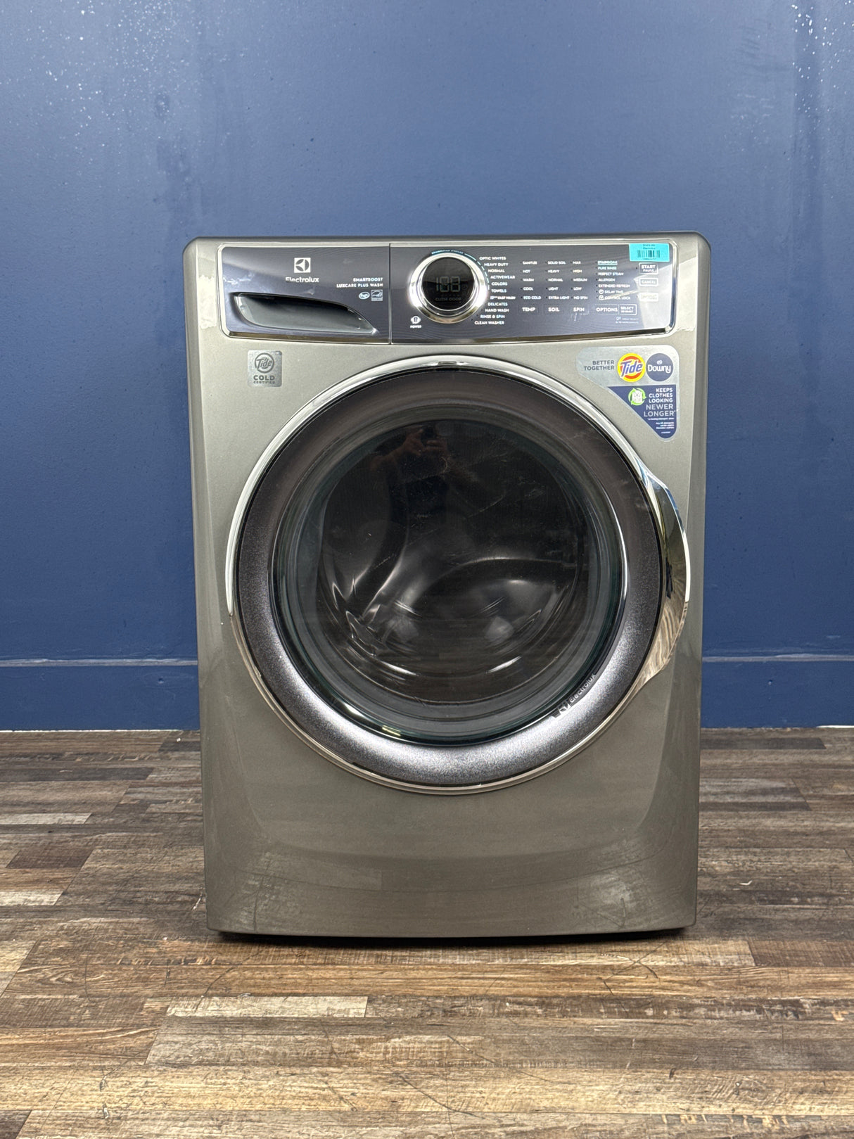 Electrolux - 4.4 cu. ft. Front Load Washer with LuxCare in White