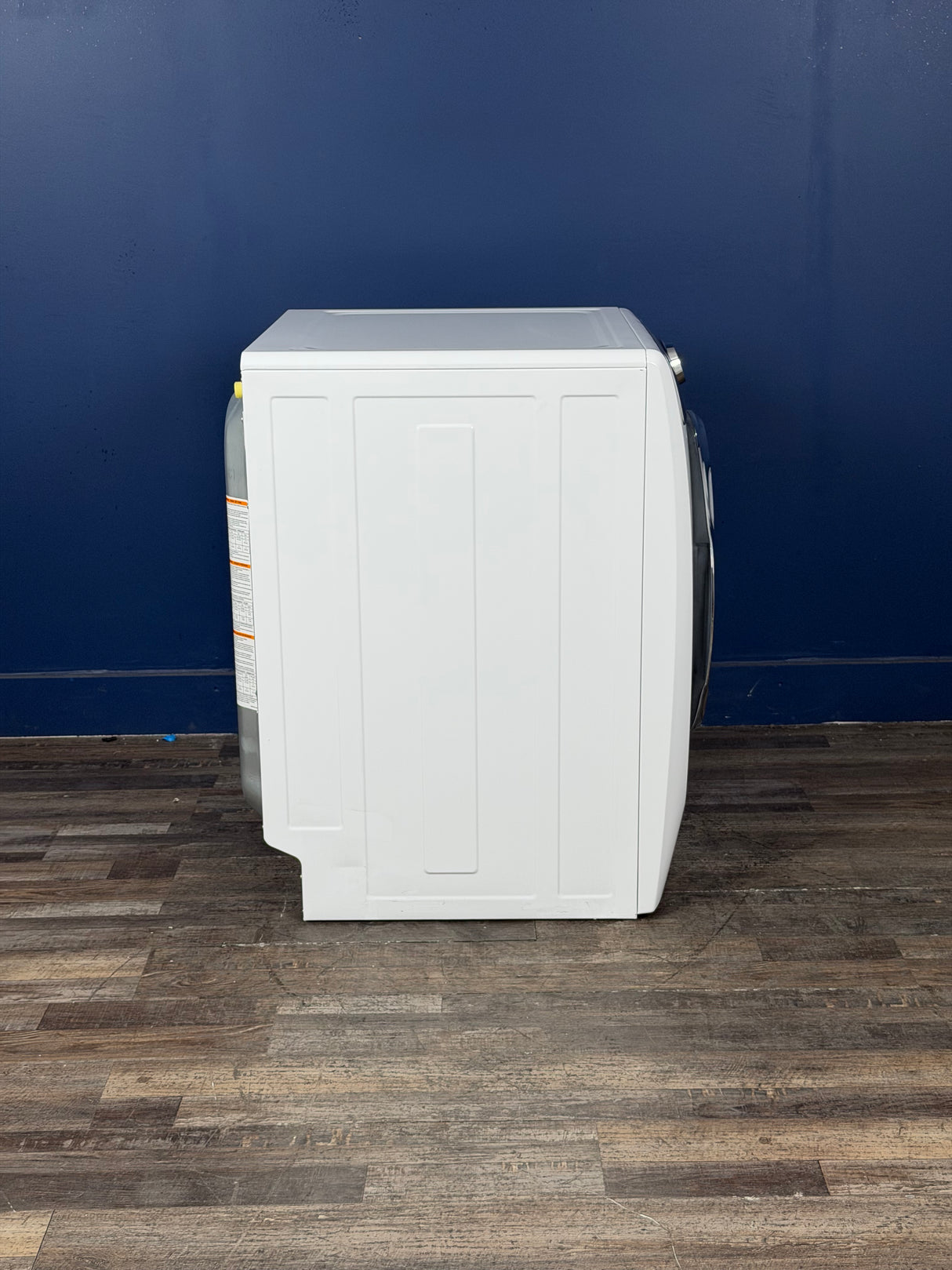 Electrolux - 27 in. W 8 cu. ft. Front Load Electric Dryer with Perfect Steam and LuxCare Dry System, ENERGY STAR in White