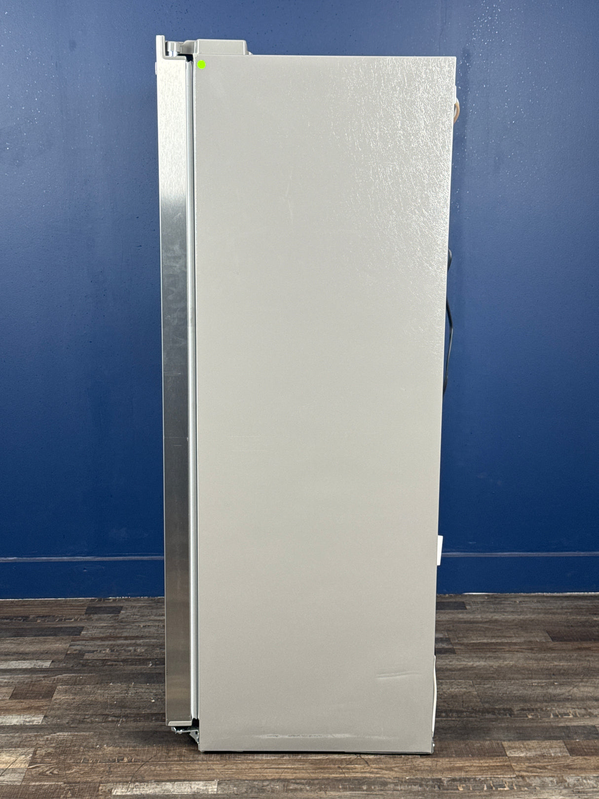 Frigidaire - 22.3 cu ft Counter-Depth 36-in Wide Side-by-Side Refrigerator with Ice Maker ,Water and Ice Dispenser