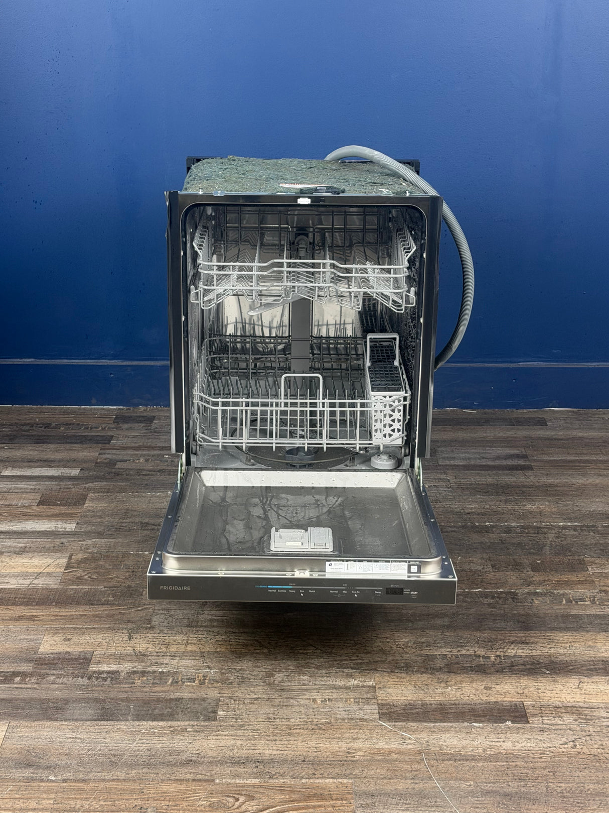 Frigidaire - 24 in. Top Control Built-In Tall Tub Dishwasher in Stainless Steel with 5-Cycles 49dBA and Hybrid Tub