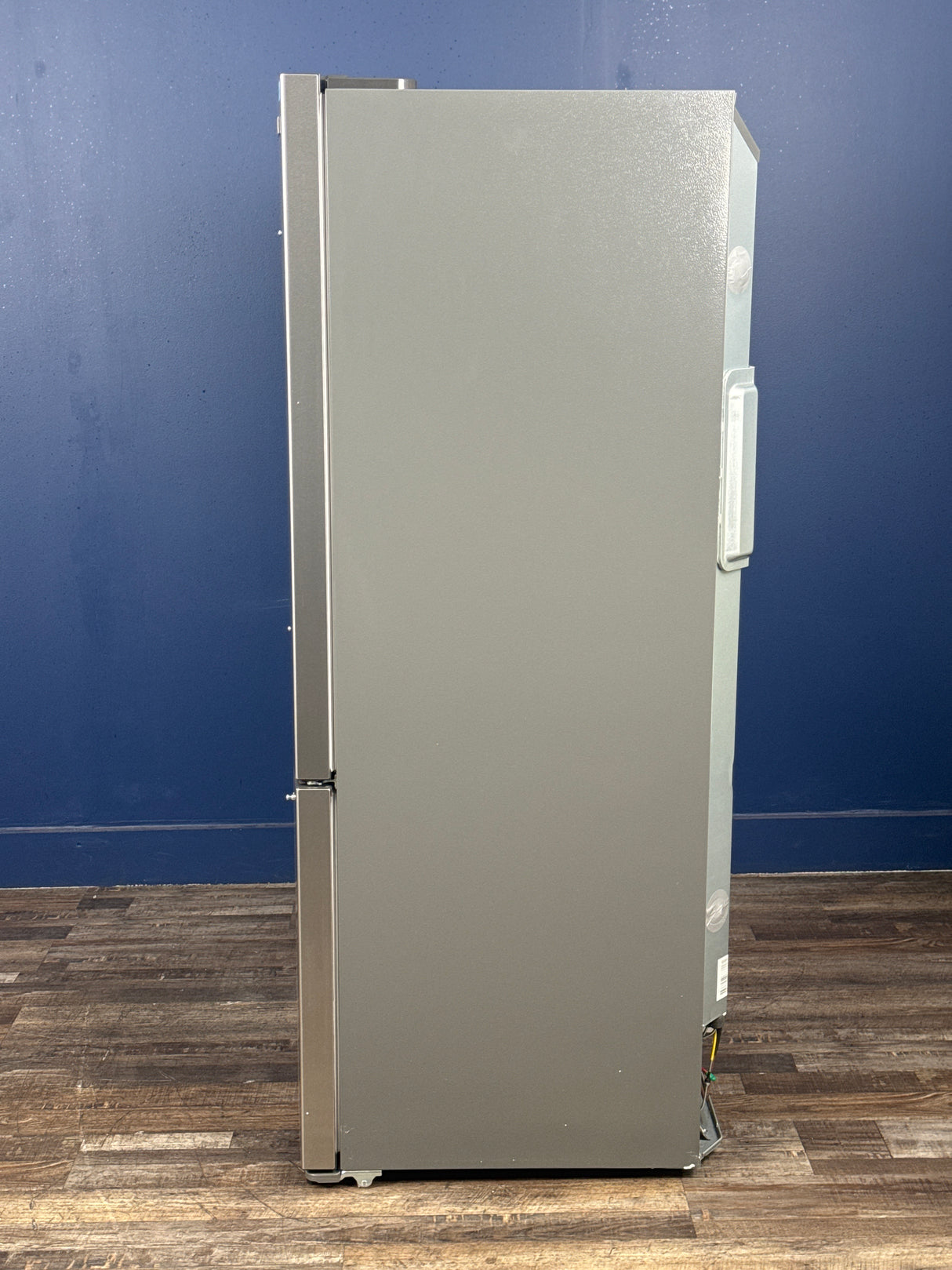 Frigidaire - 31.5 in. 18 cu. ft. Counter Depth French Door Refrigerator in Fingerprint-Resistant Stainless Look