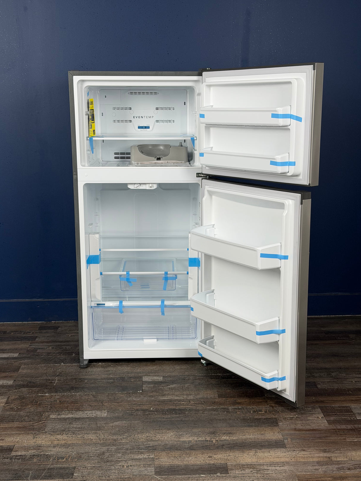 Frigidaire - 27.6 in. 14 cu. ft. Top Freezer Refrigerator in Fingerprint-Resistant Stainless Look, ENERGY STAR