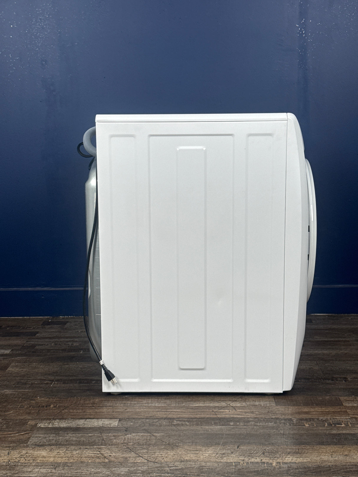 Electrolux - 4.4 cu. ft. Front Load Washer with LuxCare in White