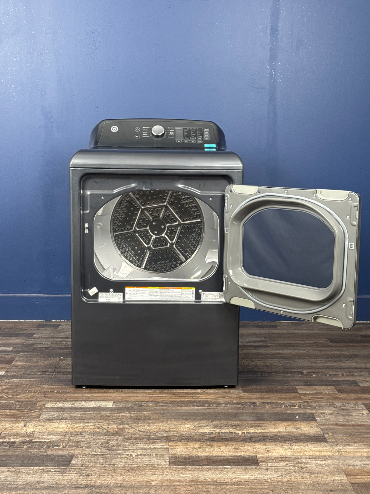 GE - 7.4 cu. ft. vented Front Load Gas Dryer in Diamond Gray with Sensor Dry