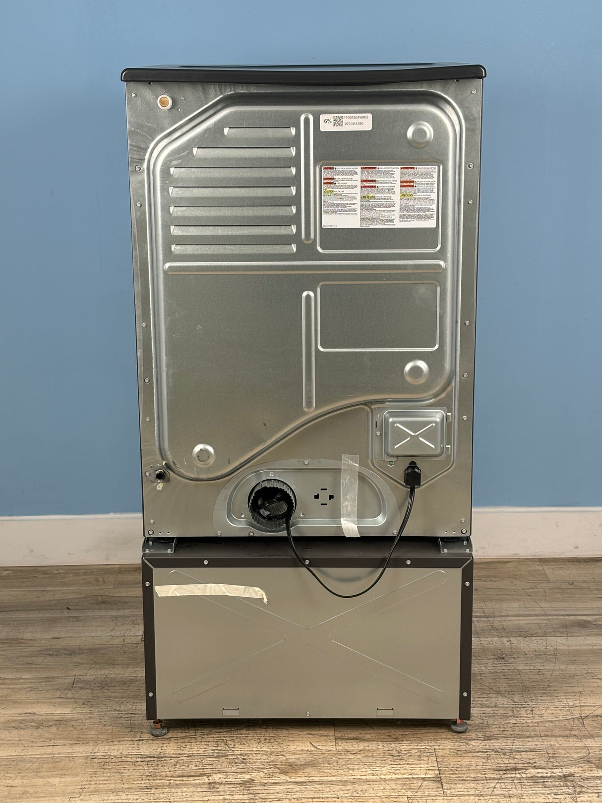 GE Profile - Profile 7.8 cu. ft. Capacity Smart vented Front Load Gas Dryer in Carbon Graphite with Quick Dry, Steam & Sanitize Cycle