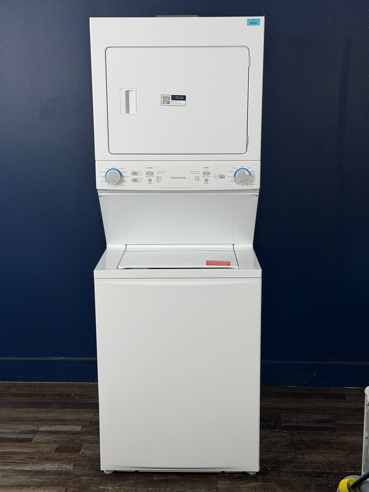 Frigidaire - 3.9 cu. ft. Washer and 5.6 cu. ft. Gas Dryer Combo in White with Quick Wash & Dry Cycle, MaxFill and Long Vent